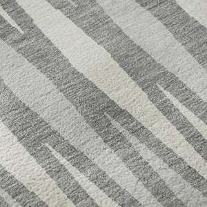 HomeRoots 8' Gray and Ivory Geometric Round Rug – Washable, UV-Protected, Durable for Modern Homes & Spaces 670048