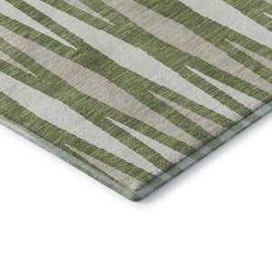 HomeRoots 8' Green and Ivory Geometric Washable Round Rug - Stylish, Durable, UV-Protected for Every Home 670054