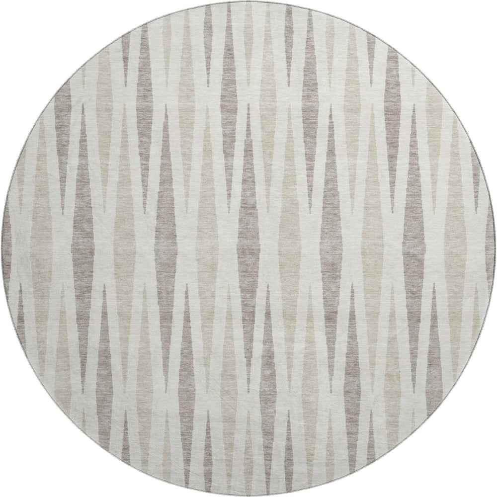 HomeRoots 8' Ivory and Beige Geometric Round Rug - Washable, UV-Protected, Perfect for Kids and Pets! 670060