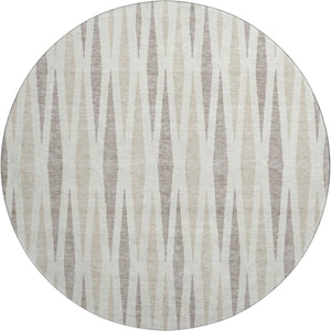 HomeRoots 8' Ivory and Beige Geometric Round Rug - Washable, UV-Protected, Perfect for Kids and Pets! 670060