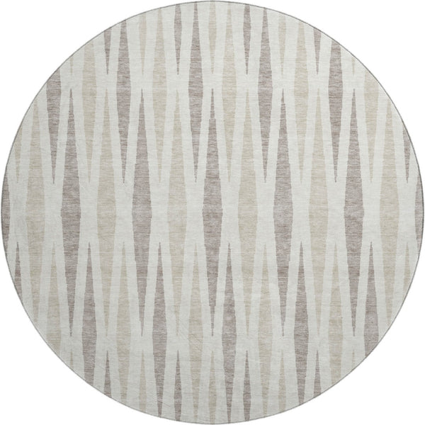 HomeRoots 8' Ivory and Beige Geometric Round Rug - Washable, UV-Protected, Perfect for Kids and Pets! 670060