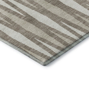 HomeRoots 8' Taupe and Ivory Geometric Washable Round Rug - Durable, Stylish, UV Protected for High-Traffic Areas 670078