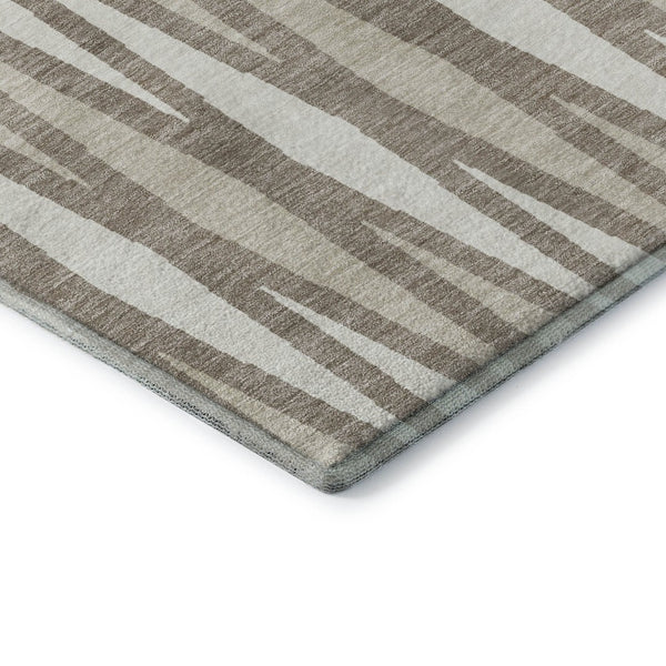 HomeRoots 8' Taupe and Ivory Geometric Washable Round Rug - Durable, Stylish, UV Protected for High-Traffic Areas 670078