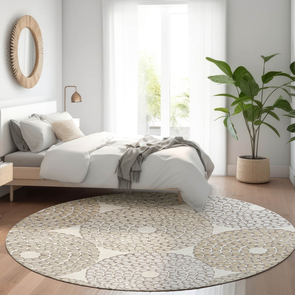 HomeRoots 8' Ivory Beige and Taupe Geometric Washable Round Rug - Stylish, Durable, and UV Protected Design! 670120