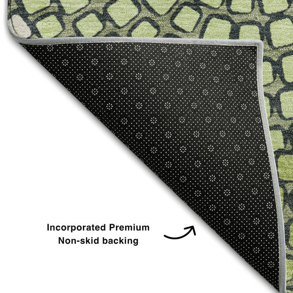 HomeRoots 8' Washable Round Rug in Olive Green, Beige & Ivory - Geometric Design with UV Protection & Durability 670144