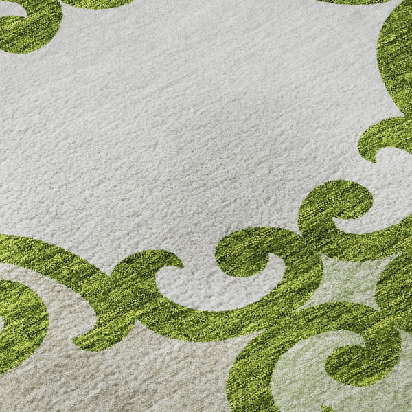 HomeRoots 8' Vibrant Lime Green Trellis Round Rug – Stain Resistant, UV Protected & Washable for Easy Care 670198