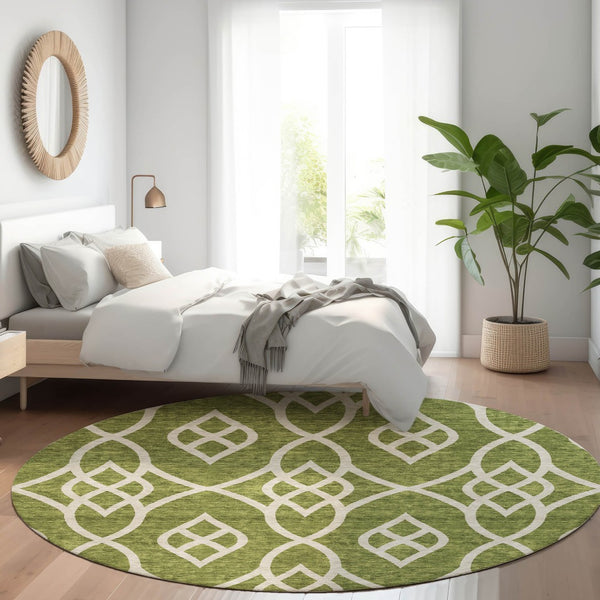 HomeRoots 8' Olive Green Trellis Round Rug - Washable, UV Protected, Durable & Stylish for Indoor/Outdoor Use 670288