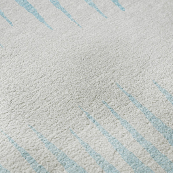 HomeRoots 8' Sky Blue & Ivory Striped Washable Round Rug - Durable, UV-Protected, Ideal for Kids & Pets! 670432