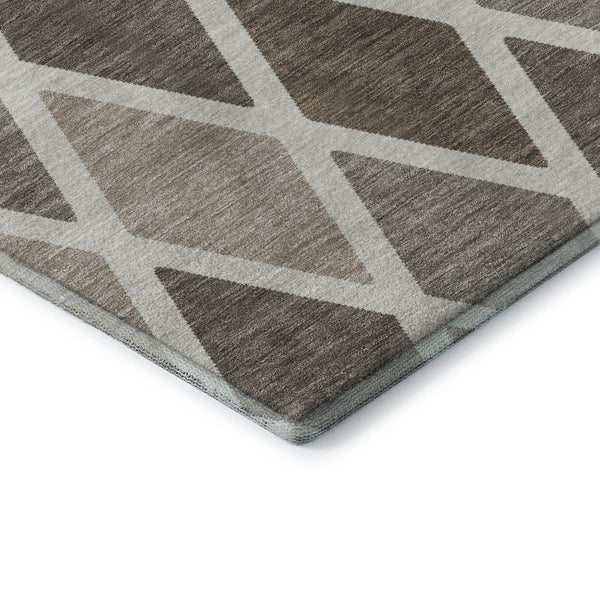HomeRoots 5' X 8' Washable Geometric Area Rug - Durable Polyester, Stain Resistant, UV Protected & Stylish! 670449