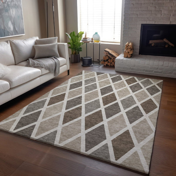 HomeRoots 5' X 8' Washable Geometric Area Rug - Durable Polyester, Stain Resistant, UV Protected & Stylish! 670449