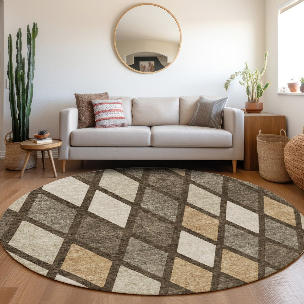 HomeRoots 8' Modern Geometric Washable Round Rug in Brown, Beige & Gold - UV Protected, Stain Resistant Design 670462