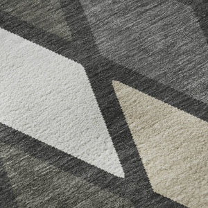 HomeRoots 8' Stylish Gray, Silver & Tan Geometric Round Rug – Washable, UV Protected, Ideal for Busy Homes 670474