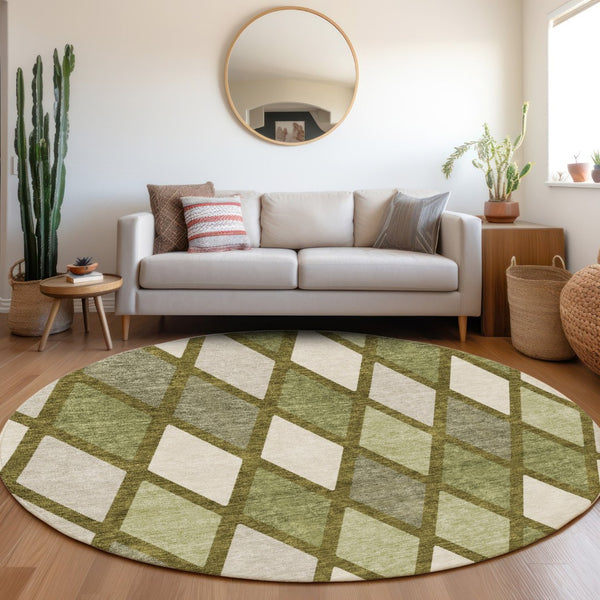 HomeRoots 8' Olive Green and Ivory Geometric Round Rug - Washable, UV Protected, Perfect for High Traffic Areas 670492