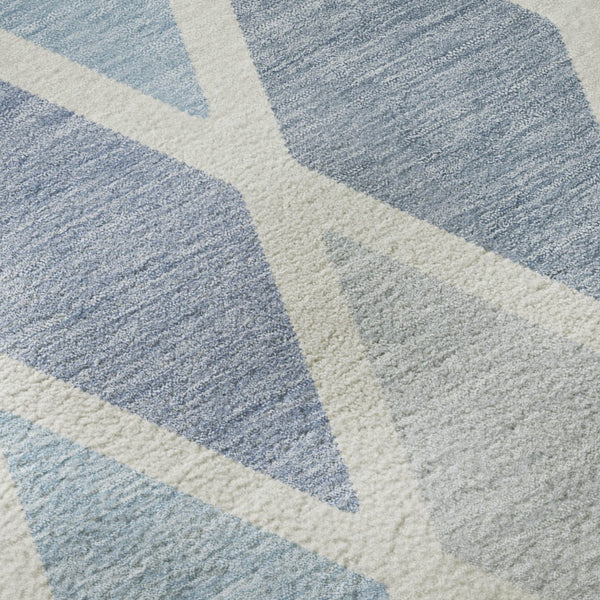 HomeRoots 8' Sky Blue & Ivory Geometric Round Rug - Washable, UV-Protected, Stylish Centerpiece for Any Room 670504