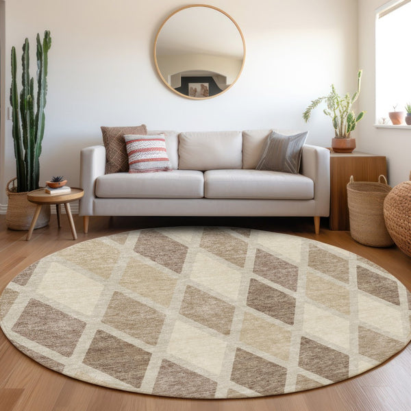 HomeRoots 8' Taupe Beige & Ivory Geometric Washable Round Rug - Stain Resistant, UV Protected, Family-Friendly! 670510
