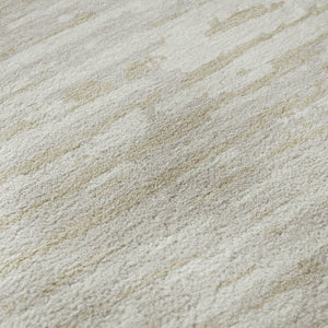 HomeRoots 8' Ivory and Beige Striped Washable Round Rug - Stylish, Durable, UV-Protected for Home & Patio Elegance 670564