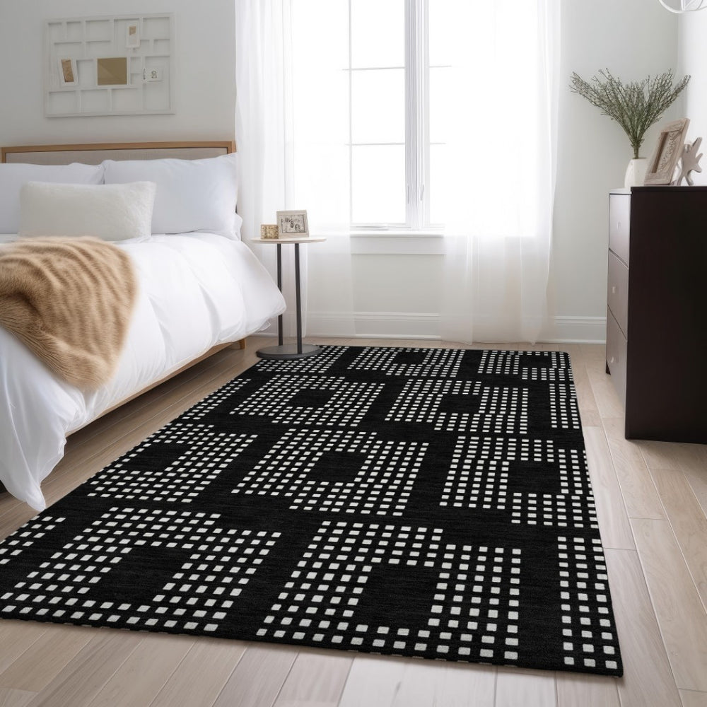 HomeRoots 10' X 14' Black And Ivory Geometric Area Rug – Washable, Stain Resistant & UV Protected for Homes 670688