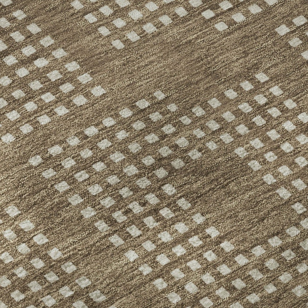 HomeRoots 8' Brown and Ivory Geometric Washable Round Rug - Durable, Stylish, UV-Protected for High-Traffic Areas 670697