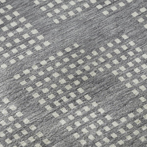 HomeRoots 8' Gray And Ivory Geometric Washable Round Rug – Durable, Stylish, UV-Protected for Modern Spaces! 670709
