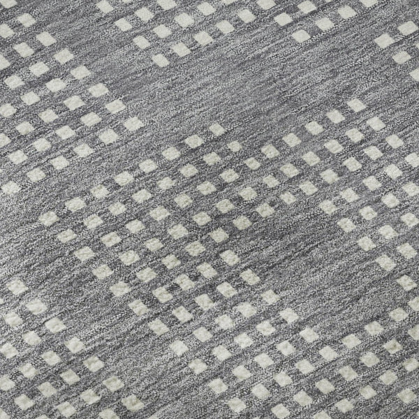 HomeRoots 8' Gray And Ivory Geometric Washable Round Rug – Durable, Stylish, UV-Protected for Modern Spaces! 670709