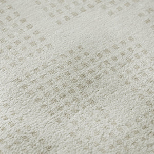 HomeRoots 8' Ivory and Beige Geometric Round Rug - Washable, UV Protected, Stain Resistant for Busy Homes 670715