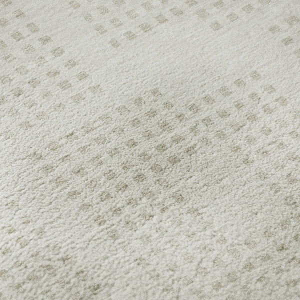 HomeRoots 8' Ivory and Beige Geometric Round Rug - Washable, UV Protected, Stain Resistant for Busy Homes 670715