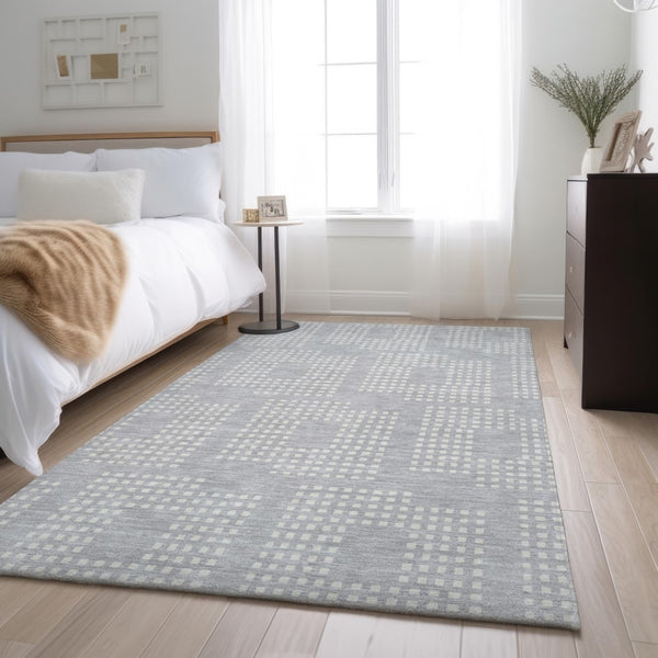 HomeRoots 5' X 8' Silver and Ivory Geometric Area Rug - Washable, UV-Protected, Durable for High-Traffic Homes 670732