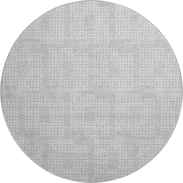 HomeRoots 8' Silver and Ivory Geometric Round Rug - Washable, UV Protected, Perfect for High-Traffic Areas! 670733
