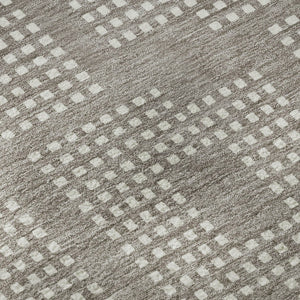 HomeRoots 8' Taupe and Ivory Geometric Round Rug - Washable, UV Protected, Stain Resistant for Busy Homes 670745