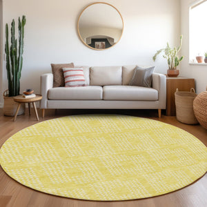 HomeRoots 8' Yellow and Ivory Geometric Round Rug - Washable, UV-Protected, Stylish for Living Spaces & Patios 670763