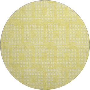HomeRoots 8' Yellow and Ivory Geometric Round Rug - Washable, UV-Protected, Stylish for Living Spaces & Patios 670763