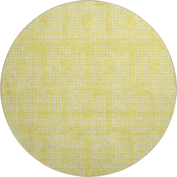 HomeRoots 8' Yellow and Ivory Geometric Round Rug - Washable, UV-Protected, Stylish for Living Spaces & Patios 670763