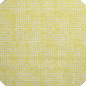HomeRoots 8' Yellow and Ivory Geometric Round Rug - Washable, UV-Protected, Stylish for Living Spaces & Patios 670763