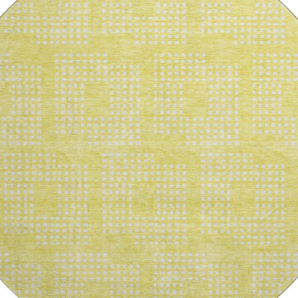 HomeRoots 8' Yellow and Ivory Geometric Round Rug - Washable, UV-Protected, Stylish for Living Spaces & Patios 670763