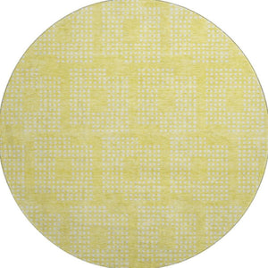 HomeRoots 8' Yellow and Ivory Geometric Round Rug - Washable, UV-Protected, Stylish for Living Spaces & Patios 670763