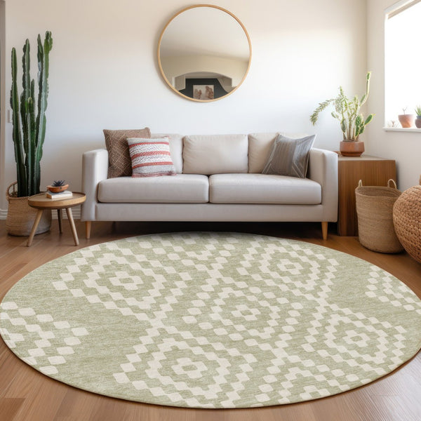 HomeRoots 8' Artichoke Green & Ivory Geometric Washable Round Rug - Durable, UV Protected, Stain Resistant Design 670769