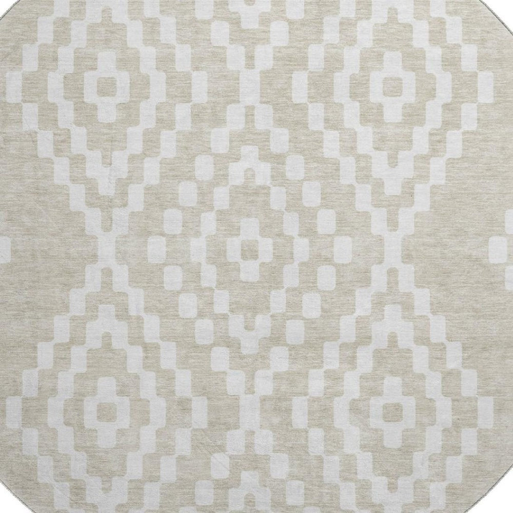 HomeRoots 8' Durable Beige and Ivory Geometric Round Rug - Washable, UV Protected, Perfect for High-Traffic Areas 670775