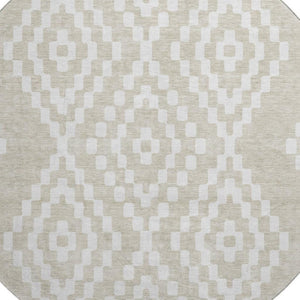 HomeRoots 8' Durable Beige and Ivory Geometric Round Rug - Washable, UV Protected, Perfect for High-Traffic Areas 670775