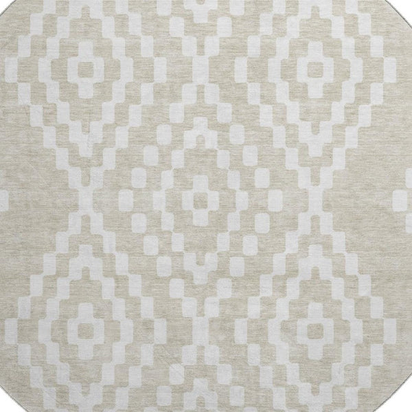 HomeRoots 8' Durable Beige and Ivory Geometric Round Rug - Washable, UV Protected, Perfect for High-Traffic Areas 670775