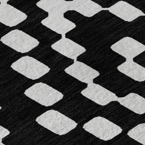 HomeRoots 5' X 8' Stylish Black & Ivory Geometric Area Rug - Washable, UV-Protected, Perfect for High-Traffic Spaces 670780