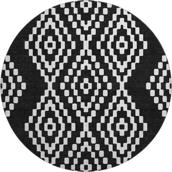 HomeRoots 8' Black And Ivory Geometric Round Rug - Washable, UV Protected, Ideal for High-Traffic Rooms 670781