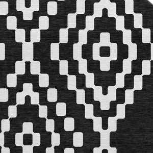 HomeRoots 8' Black And Ivory Geometric Round Rug - Washable, UV Protected, Ideal for High-Traffic Rooms 670781