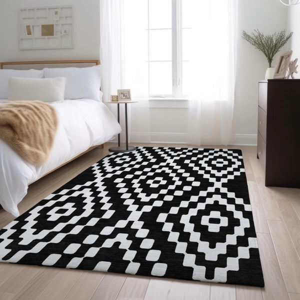 HomeRoots 9' X 12' Modern Black and Ivory Geometric Washable Area Rug with Stain Resistance & UV Protection 670783