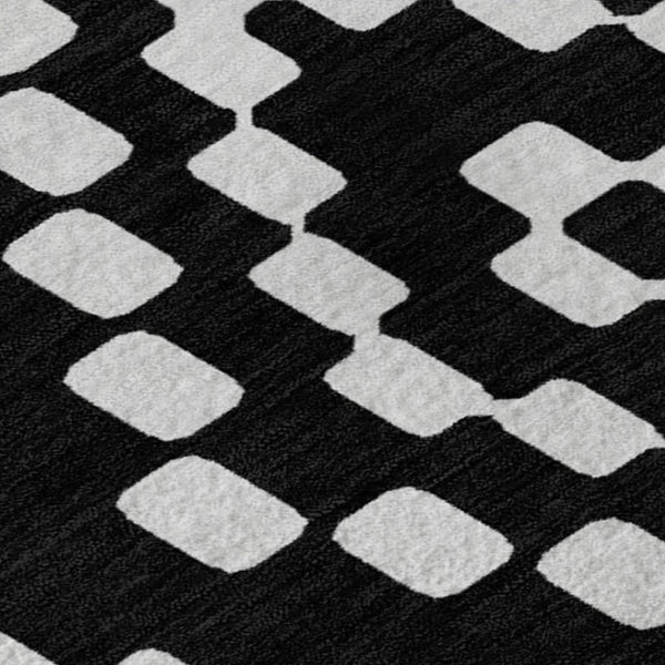 HomeRoots 10' X 14' Black And Ivory Geometric Area Rug - Stylish, Washable, UV-Protected for Family Homes! 670784