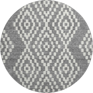HomeRoots 8' Gray and Ivory Geometric Round Rug – Washable, UV Protected, Perfect for High-Traffic Spaces! 670793