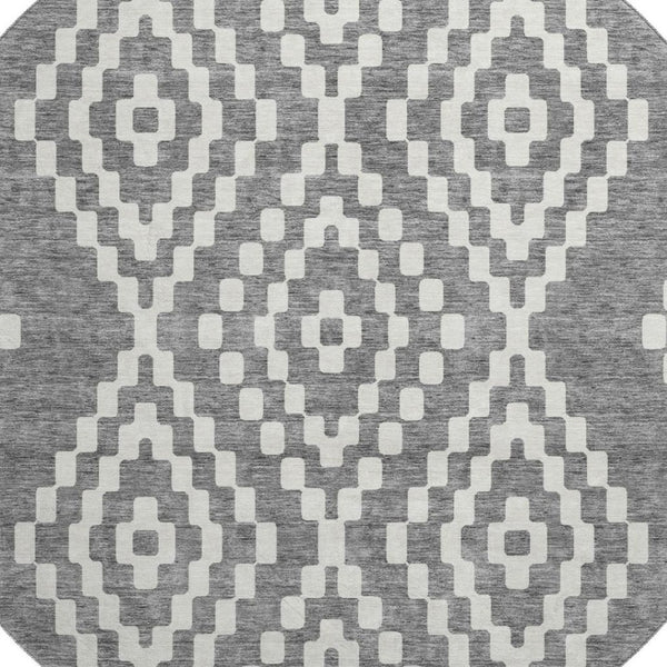 HomeRoots 8' Gray and Ivory Geometric Round Rug – Washable, UV Protected, Perfect for High-Traffic Spaces! 670793
