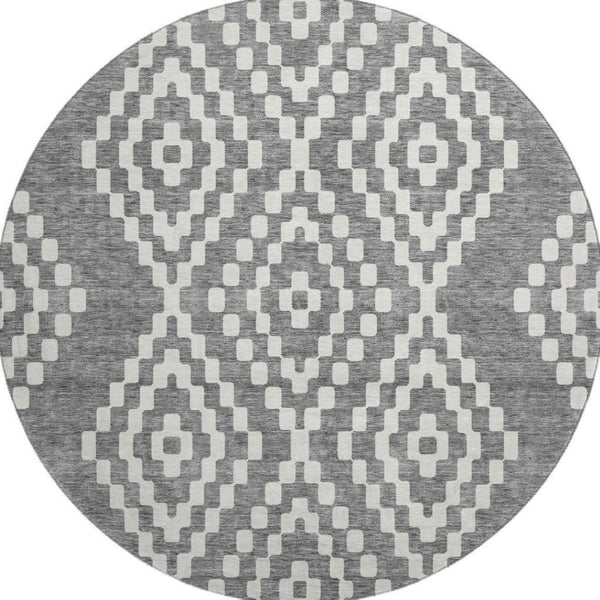 HomeRoots 8' Gray and Ivory Geometric Round Rug – Washable, UV Protected, Perfect for High-Traffic Spaces! 670793