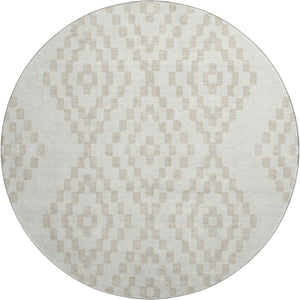 HomeRoots 8' Ivory and Beige Geometric Round Rug - Washable, UV Protected, Perfect for High-Traffic Areas! 670799