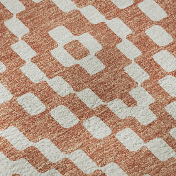 HomeRoots 8' Salmon and Ivory Geometric Round Rug - Stylish, Washable, UV-Protected for Modern Spaces! 670823