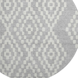 HomeRoots 8' Silver and Ivory Geometric Round Rug - Washable, UV-Protected, Ideal for Modern Living Spaces 670829